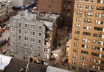 Κατασκευαστικός γερανός κατέρρευσε σε συγκρότημα κατοικιών στο Μανχάταν