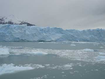 Με ταχύτητα ρεκόρ υποχωρούν οι παγετώνες όλου του κόσμου