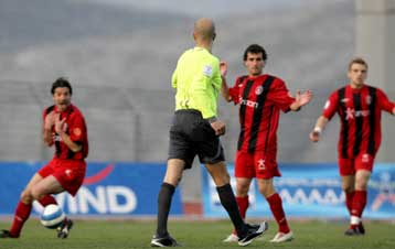 Ανακοίνωση της Καλαμαριάς για τη διαιτησία του Μαζαράκου με ερώτηση στον Λεβαδειακό