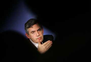 «Πανωλεθρία» για Εργατικούς και Μπράουν εάν στήνονταν σήμερα κάλπες στη Βρετανία