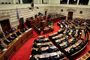 Έντονοι διαξιφισμοί στην Ολομέλεια της Βουλής για το ασφαλιστικό νομοσχέδιο