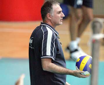 Εκτός του Λεώνη, ο Ολυμπιακός εξετάζει και την περίπτωση Μπλανζέ