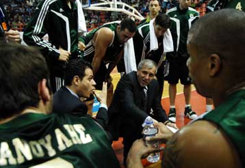 Πέταξε για Βελιγράδι ο Παναθηναϊκός, με τον Ομπράντοβιτς να μοιράζει τις πιθανότητες