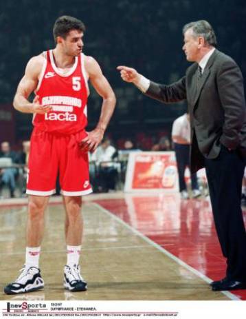 Συγκινημένος και περήφανος, δήλωσε ο Σιγάλας για τη βράβευσή του