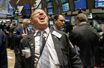 Στα «ουράνια» Γουόλ Στριτ και ευρωπαϊκά χρηματιστήρια, λόγω Fed