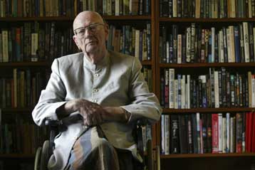 Πέθανε ο μεγάλος συγγραφέας επιστημονικής φαντασίας Αρθουρ Κλαρκ