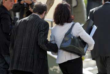 Εξηγήσεις για τη νοσηλεία του εργατολόγου ζητά ο Γενικός Επιθεωρητής Δημ. Διοίκησης