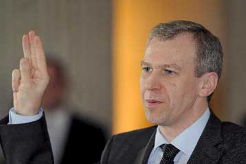 Ορκίστηκε ο Ιβ Λετέρμ στο Βέλγιο, αλλά πολλοί διερωτούνται πόσο θα …αντέξει