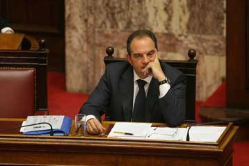 Με διαδικασίες εξπρές προχωρά η κυβέρνηση σε όλες τις επώδυνες αλλαγές