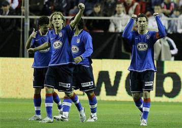 Ευρωπαία μέσα στη Σεβίλη η Ατλέτικο, χωρίς Ροναλντίνιο και πάλι η «Μπάρτσα»