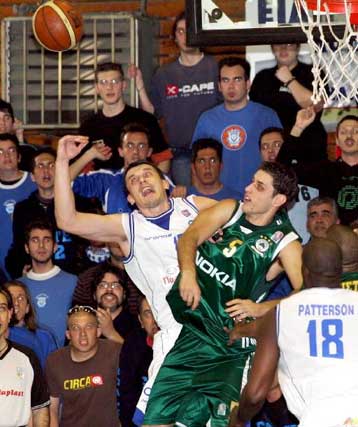 Δύσκολα ο Παναθηναϊκός, εύκολα ο Ολυμπιακός πριν από τον «αιώνιο» τελικό