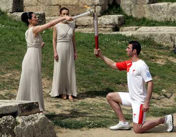 Αρχισε από την Ολυμπία το ταξίδι της Ολυμπιακής Φλόγας