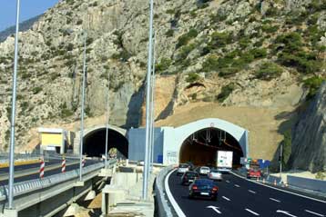 Σε επιφυλακή η Τροχαία για την επιστροφή των εκδρομέων