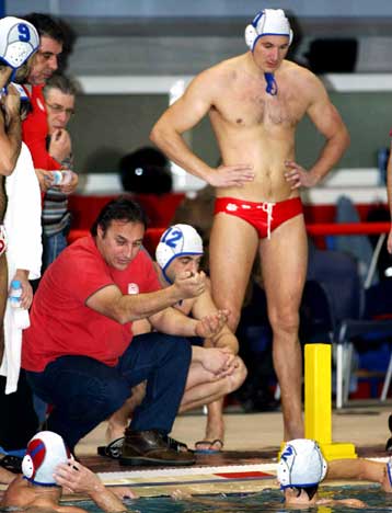 Την πρώτη «ναυμαχία» του με τη Γιούγκ δίνει την Τετάρτη ο Ολυμπιακός