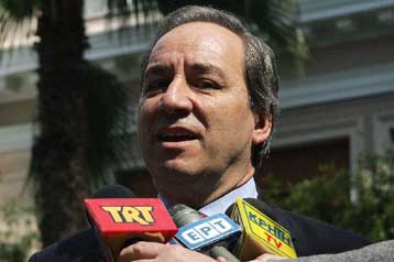 Εργασιακή εβδομάδα επτά ημερών και στο Δημόσιο σχεδιάζει η κυβέρνηση