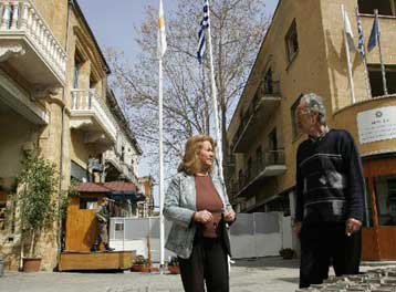 Eπιμένει ο Δ.Χριστόφιας στο άνοιγμα του οδοφράγματος της οδού Λήδρας