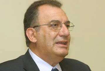 Κόντρα του νομάρχη Ανατολικής Αττικής με το υπουργείο Αμυνας για στρατόπεδο στην Κάντζα