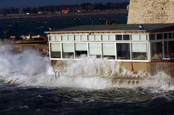 Εξασθενούν από το βράδυ της Τρίτης οι ισχυροί άνεμοι