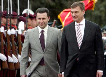 Για εκβιασμό της Αθήνας στο θέμα της ονομασίας μιλά ο πρωθυπουργός της ΠΓΔΜ