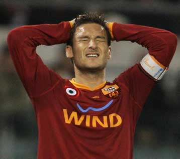 Αμφίβολη η συμμετοχή του Τότι στο ματς με την Μάντσεστερ