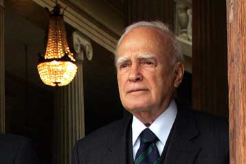 Συλλογική δράση για την καταπολέμηση της φτώχειας ζήτησε ο Κ.Παπούλιας