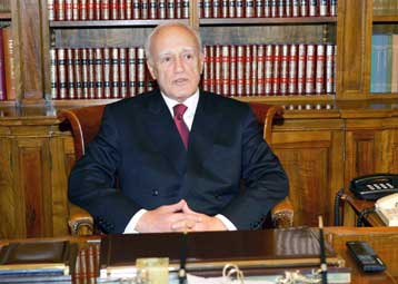 Αναβλήθηκε για την προσεχή Τρίτη η συνάντηση Κ.Παπούλια με τη διεπιστημονική επιτροπή