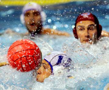 Ήττα 10-5 του Ολυμπιακού από τη Γιουγκ Ντουμπρόβνικ στον πρώτο προημιτελικό