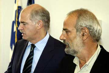 Αντιπολιτευτική «κόντρα» ΠΑΣΟΚ – ΣΥΡΙΖΑ με φόντο το νομοσχέδιο για το Ασφαλιστικό