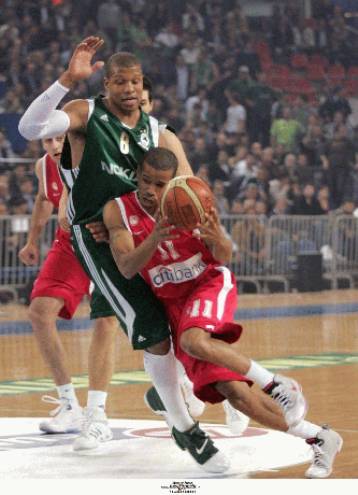 «Τρίποντος» Παναθηναϊκός πήρε το 11ο Κύπελλό του, 81-79 τον Ολυμπιακό