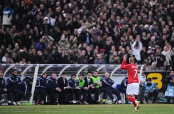 Έπιασε τα 100 ο Μπέκαμ, νίκη της Ισπανίας επί της Ιταλίας, ήττες για Ρωσία, Σουηδία