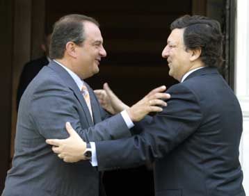 Ολυμπιακή και ελλείμματα στη συνάντηση Καραμανλή-Μπαρόζο την Πέμπτη