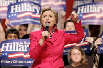 Σε κάθετη πτώση η δημοτικότητα της Χίλαρι μετά την «γκάφα» με τη Βοσνία