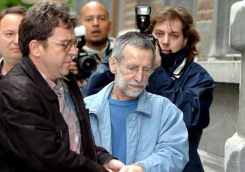 Αρχισε στη Γαλλία η δίκη του «δράκου των Αρδεννών» και της συντρόφου του