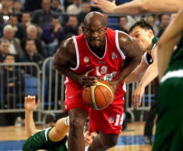 «Τέλος» ο Τζάκσον από τον Ολυμπιακό, ο Γουντς στο ρόστερ για το πρωτάθλημα