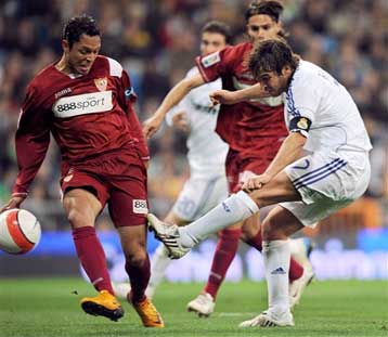 Πήρε ξανά διαφορά η Ρεάλ, τα 290 έφτασε ο Ραούλ, ανεβαίνει η Σανταντέρ