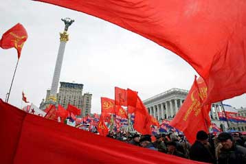 Στην Ουκρανία ο Μπους, πρώτο σταθμό περιοδείας με άξονα τη διεύρυνση του ΝΑΤΟ