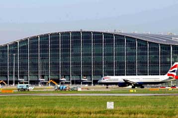 Οξύ πρόβλημα με τις ανεπίδοτες αποσκευές στον Τερματικό Σταθμό 5 του Χίθροου