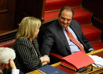 Υπερψηφίστηκε το νομοσχέδιο για το Ασφαλιστικό, αλλά οι αντιδράσεις συνεχίζονται