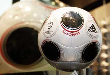 Οι διοργανωτές του Euro 2008 ζητούν απαγόρευση μετακίνησης χούλιγκαν