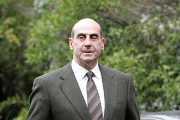 Να τερματίσουν την απεργία στα λιμάνια καλεί τους εργαζόμενους ο Γ.Βουλγαράκης