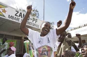 Ανησυχία στη Ζιμπάμπουε, με τα αποτελέσματα να ανακοινώνονται με αργούς ρυθμούς