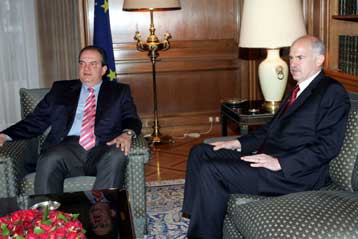 Στήριξη Παπανδρέου στους χειρισμούς της κυβέρνησης στο θέμα της ΠΓΔΜ