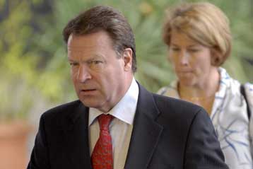 Ροζ σκάνδαλο οδήγησε σε παραίτηση τον Φινλανδό υπουργό Εξωτερικών