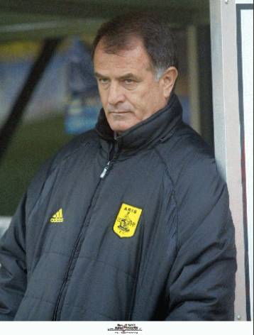 Δεικτικός ο Μπάγεβιτς, «άρρωστος» ο Κάμπος, καταγγελίες του βοηθού του