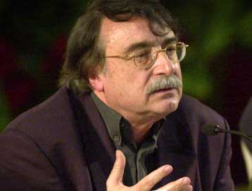 Για το «σκοτεινό» μέλλον του πλανήτη, την Κίνα και τις… αγελάδες μίλησε ο Ραμονέ