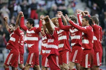 Ενα ακόμα βήμα για Μπάγερν και Αϊντχόφεν