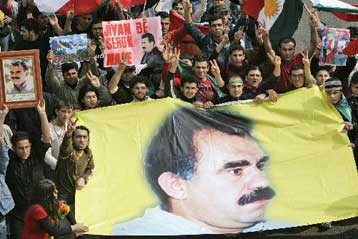 Το Ευρωπαϊκό Δικαστήριο «βγάζει» το PKK από τη λίστα των τρομοκρατικών οργανώσεων