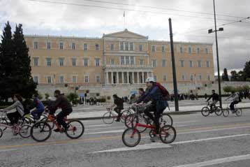 Ποδηλατοδρομίες διαμαρτυρίας έγιναν στην Αθήνα και άλλες 20 πόλεις