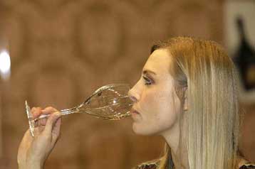 Εκατομμύρια λίτρα τοξικού κρασιού στην ιταλική αγορά με «δάκτυλο» της μαφίας