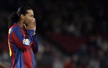 Ροναλντίνιο από του χρόνου με ερωτηματικό τη φανέλα